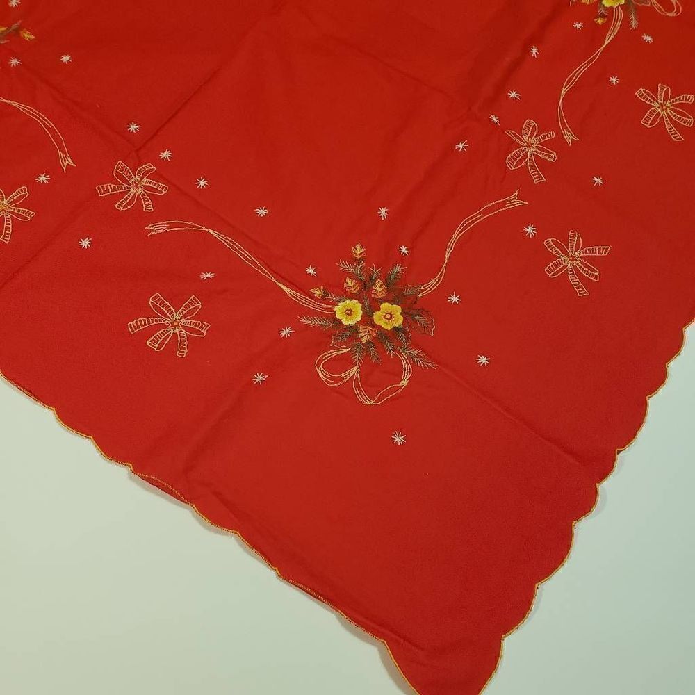 Vintage Embroidered Table Cloth 